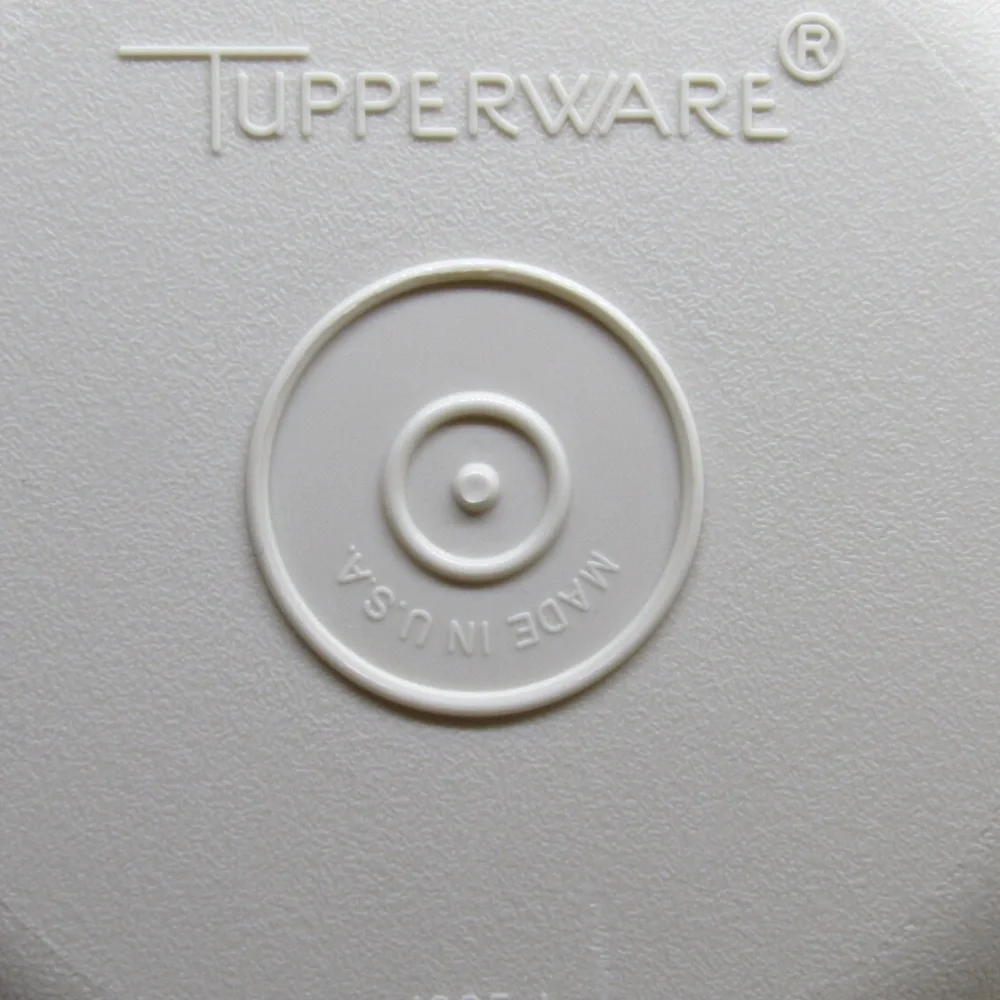 Vintage-Tupperware 4 PC Divided Serving Tray Cream